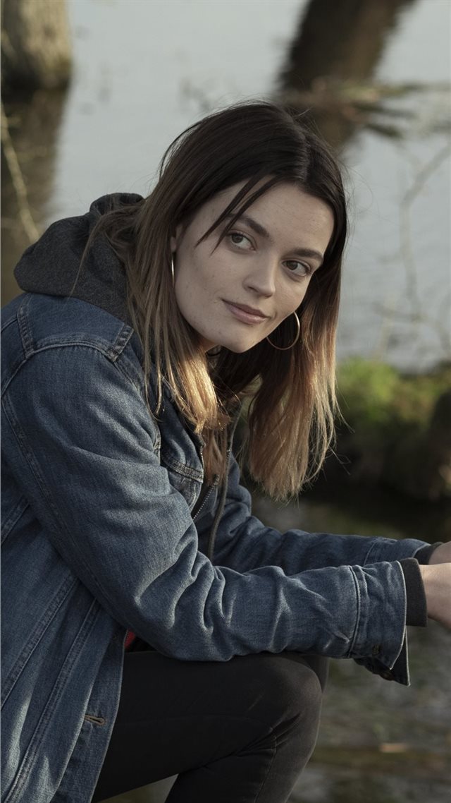 1080x1920 emma mackey 2020 -  iPhone 8 Wallpaper
