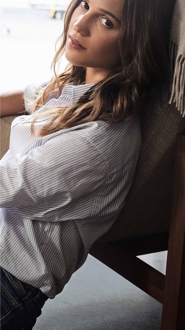 1080x1920 4k alicia vikander - girls iPhone 8 Wallpaper
