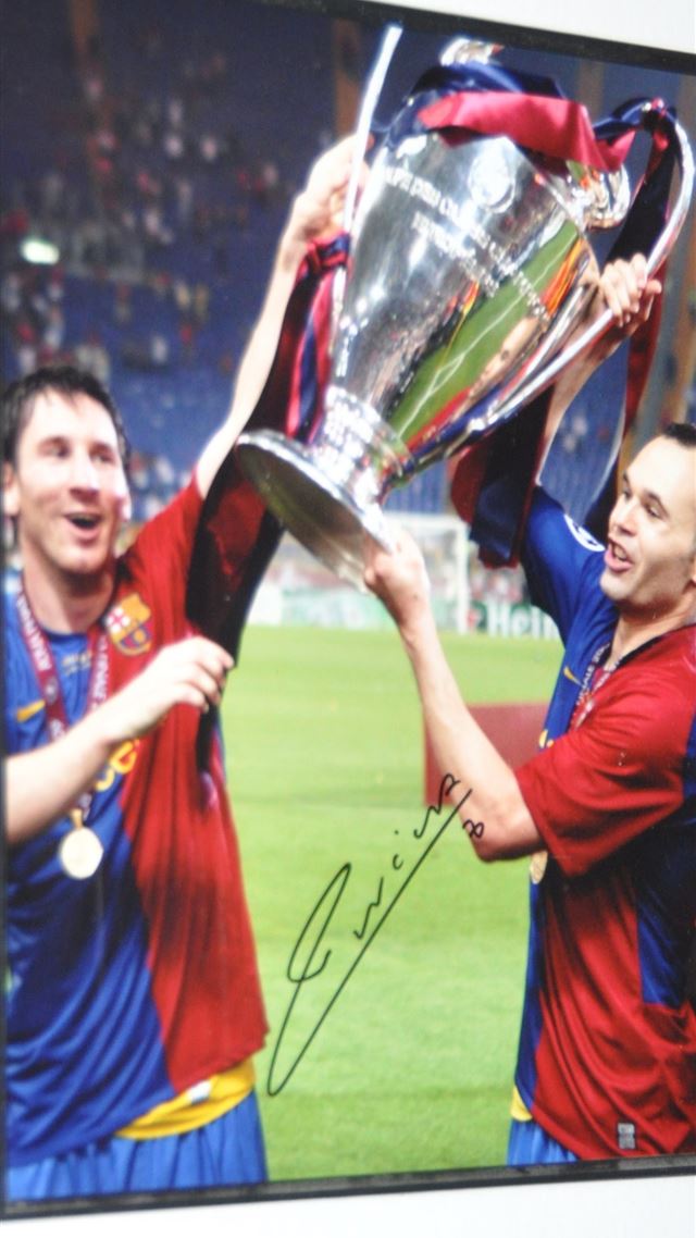 1080x1920 Hình nền đẹp Andres Iniesta autograph - spain iPhone 8 Wallpaper
