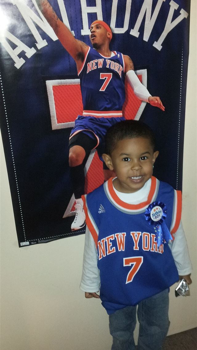 1080x1920 Carmelo Anthony's Biggest 4 year old Fan Cameron N... - basketball celebrity iPhone 8 Wallpaper