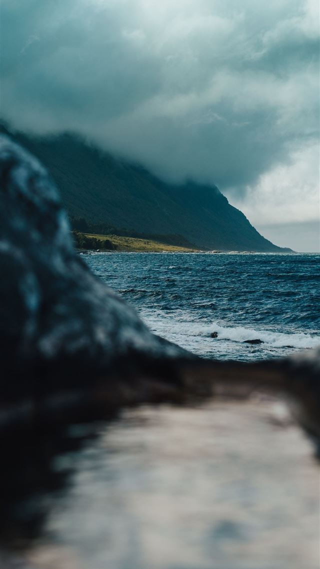 1080x1920 Trolltunga - 100 most beautiful places to visit iPhone 8 Wallpaper