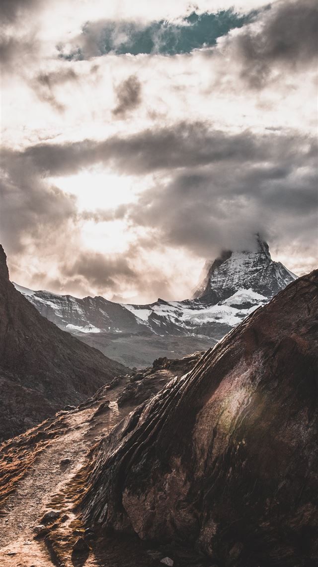 1080x1920 Trolltunga - norway iPhone 8 Wallpaper