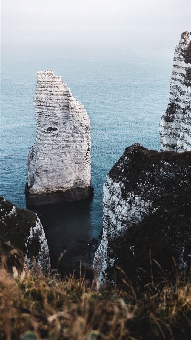 1080x1920 ocean during daytime - water iPhone 8 Wallpaper