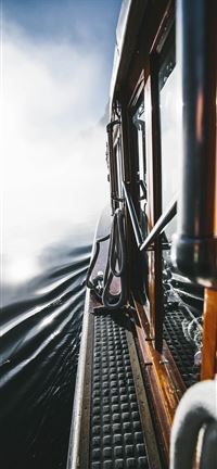 Into the fog wallpaper