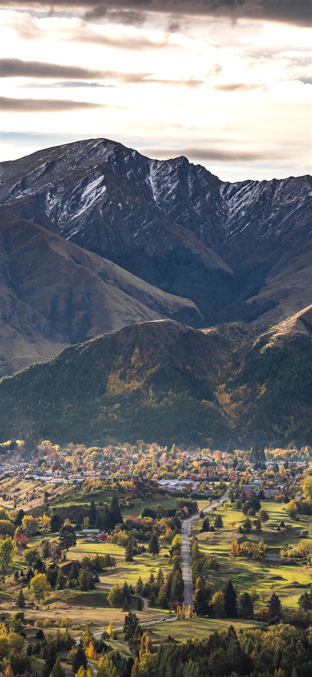 1080x1920 Fall wonderland - hike iPhone SE Wallpaper