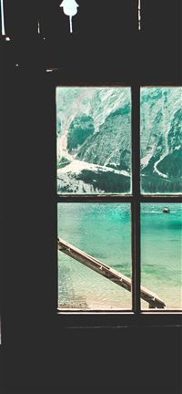 Braies lake trip wallpaper