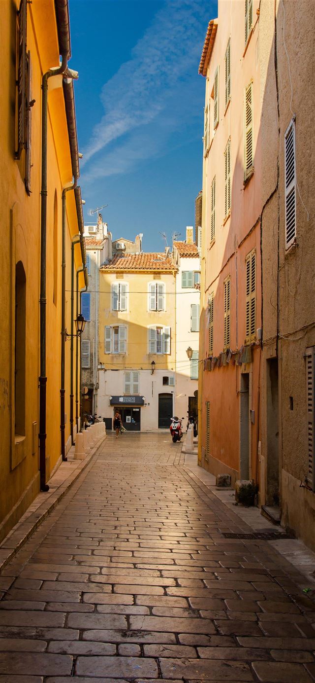1080x1920 Saint Tropez  France - old iPhone SE Wallpaper