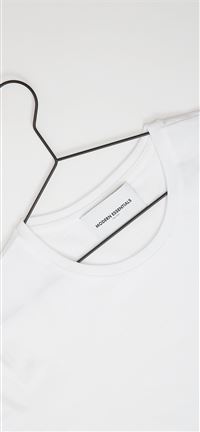 ESSENTIALS X6 wallpaper