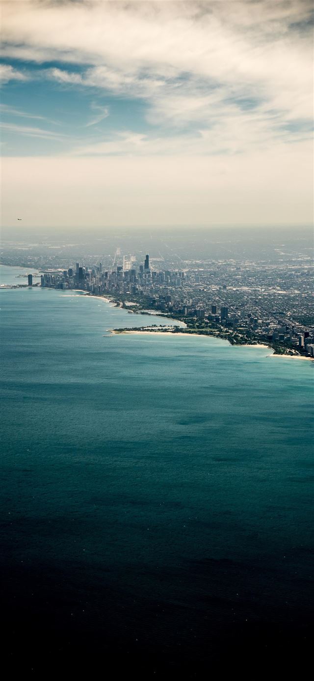 1080x1920 The skyline of Chicago  Illinois  USA  as seen fro... - tower iPhone SE Wallpaper