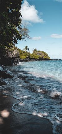 Tropical afternoon in beautiful Maui  Hawaii wallpaper