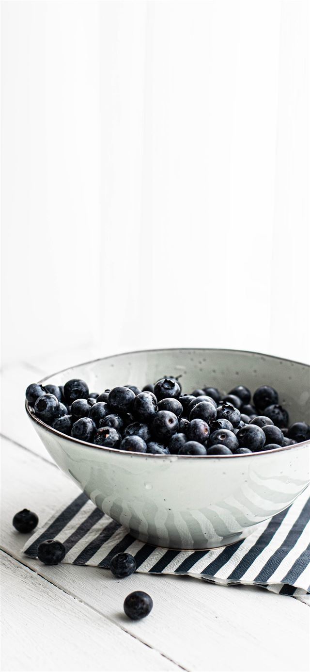 1080x1920 Blueberrie  - food iPhone SE Wallpaper
