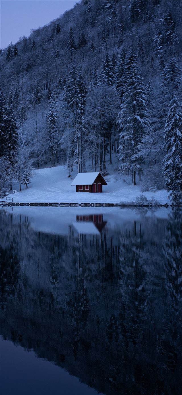 1080x1920 house near body of water - house iPhone SE Wallpaper