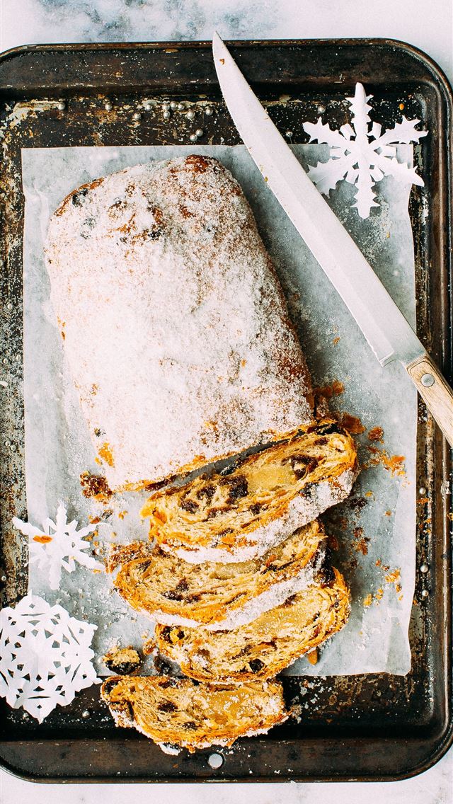 640x1136 sliced bread served on black metal tray - holiday iPhone Wallpaper