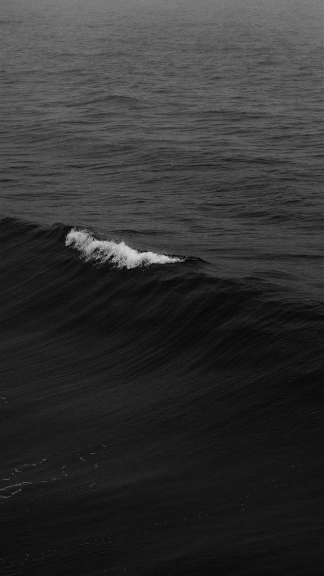 ocean wave in shallow focus lens iPhone wallpaper 