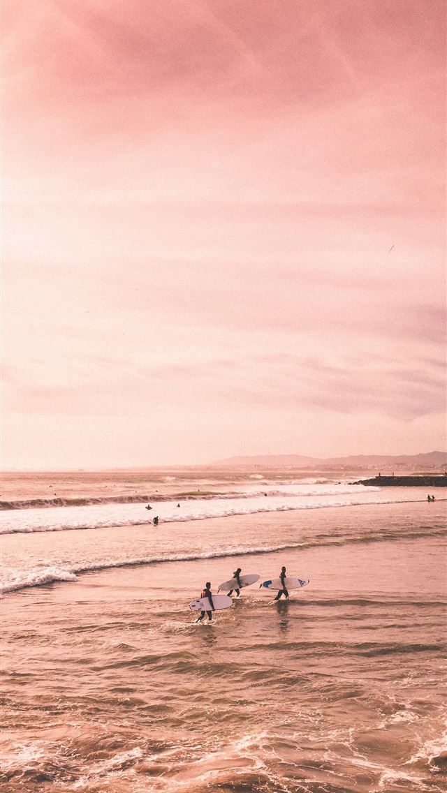 640x1136 several people standing on seashore - portugal iPhone Wallpaper