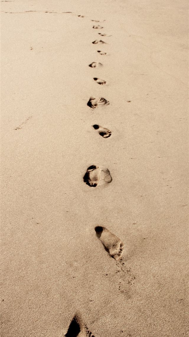 640x1136 photo of footprints in the sand - indonesia iPhone Wallpaper