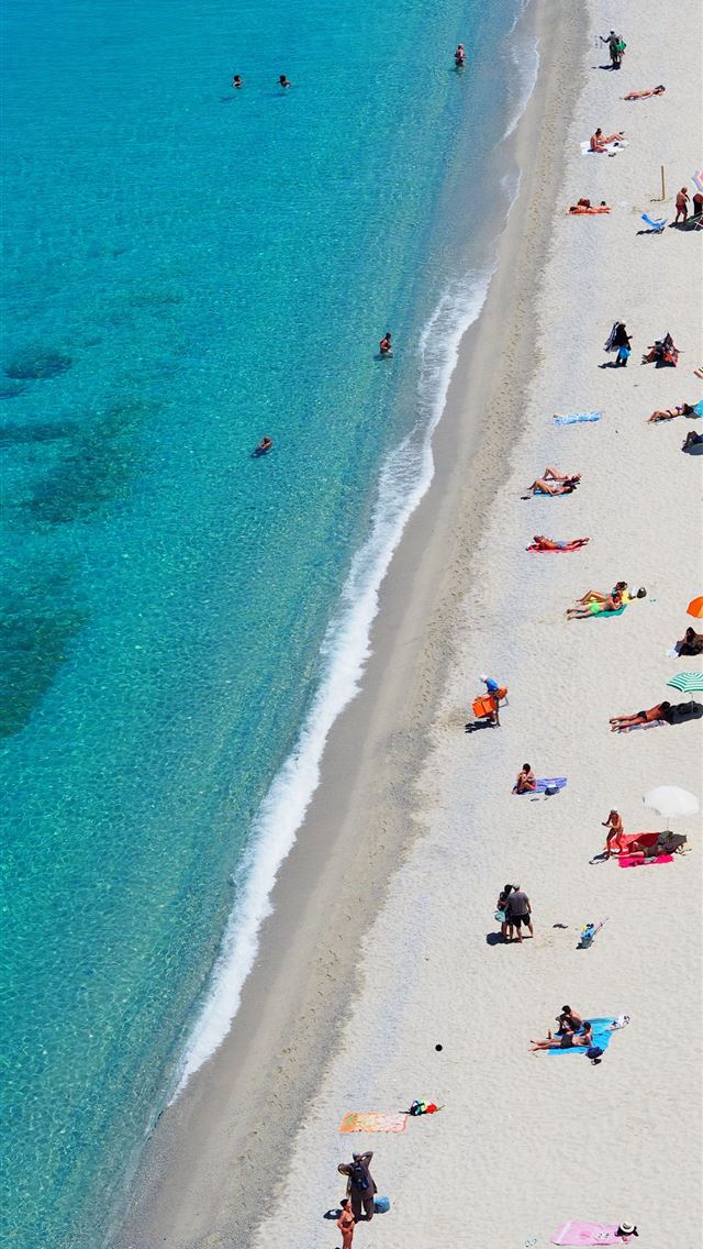 640x1136 bird's eye view photo of people on beach - italy iPhone Wallpaper