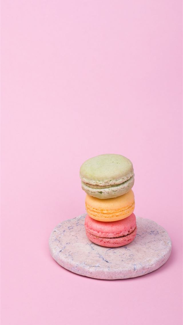 640x1136 three French macaroons on plate - simple iPhone Wallpaper