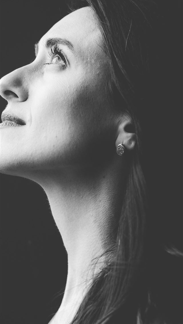640x1136 grayscale photography of woman - portland iPhone Wallpaper