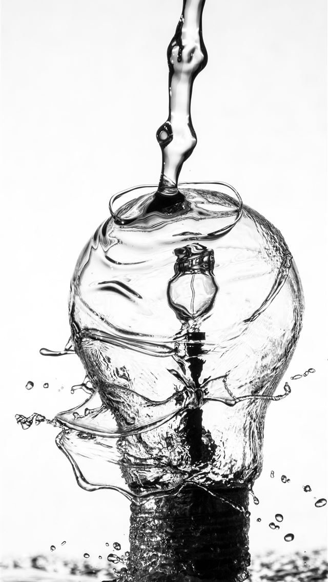 640x1136 water dropping on light bulb - art iPhone Wallpaper