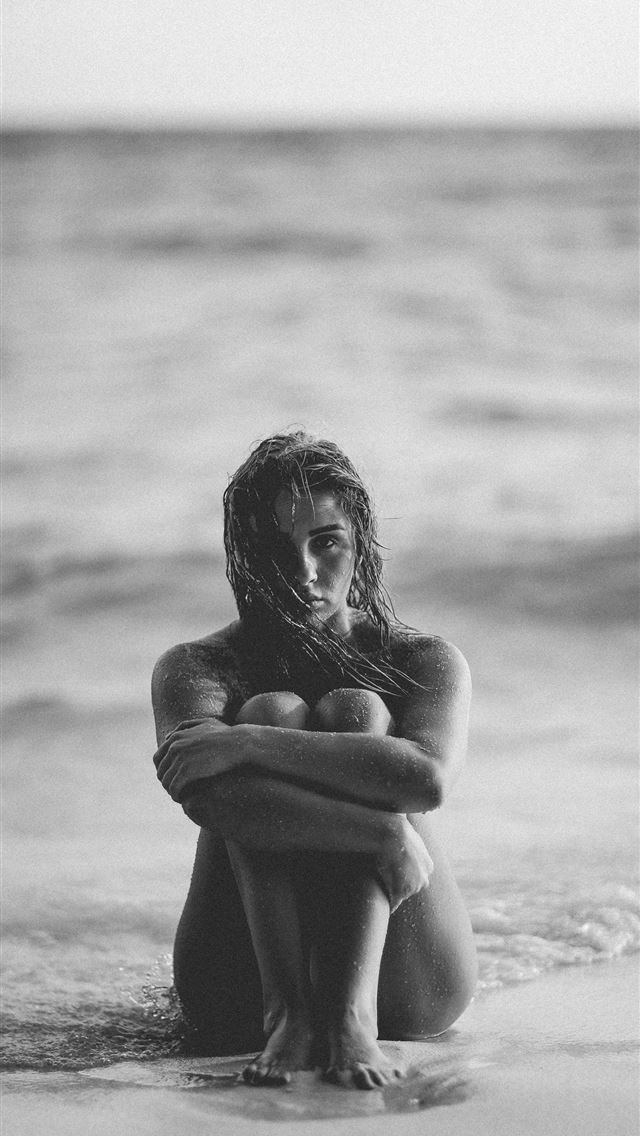 640x1136 grayscale photo of woman on seashore - maldives iPhone Wallpaper
