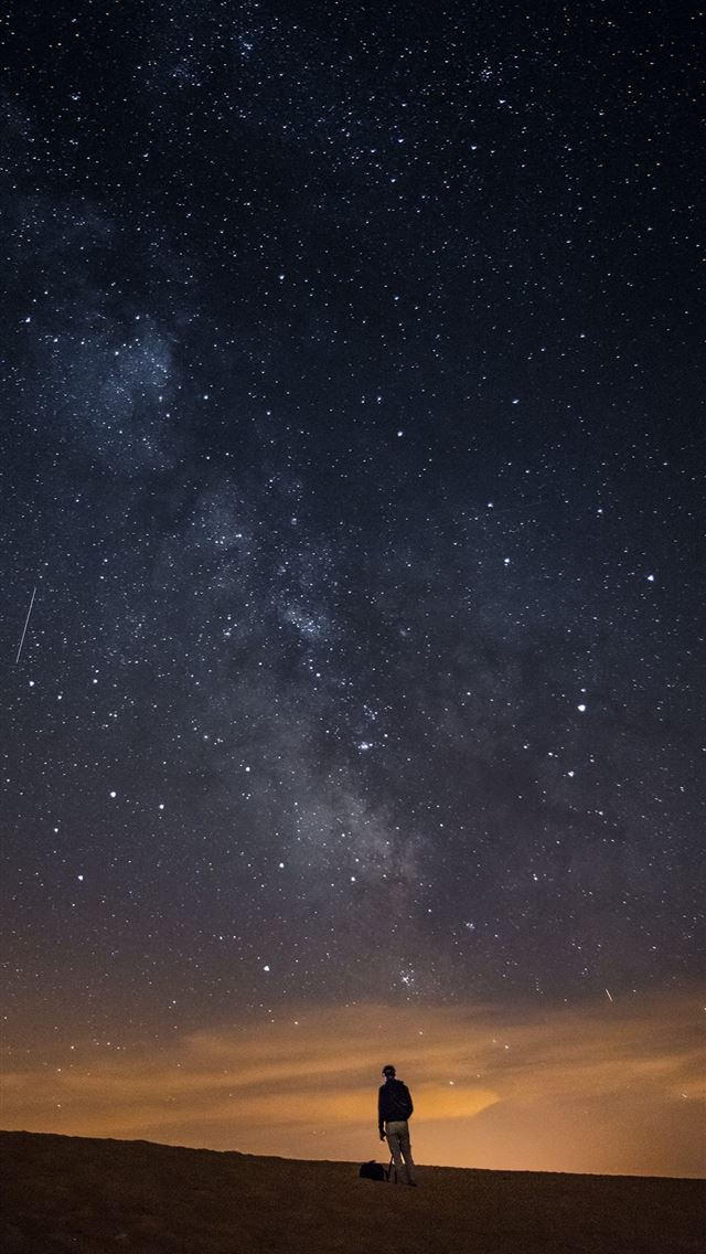 640x1136 person looking at the milkyway - galaxy iPhone Wallpaper