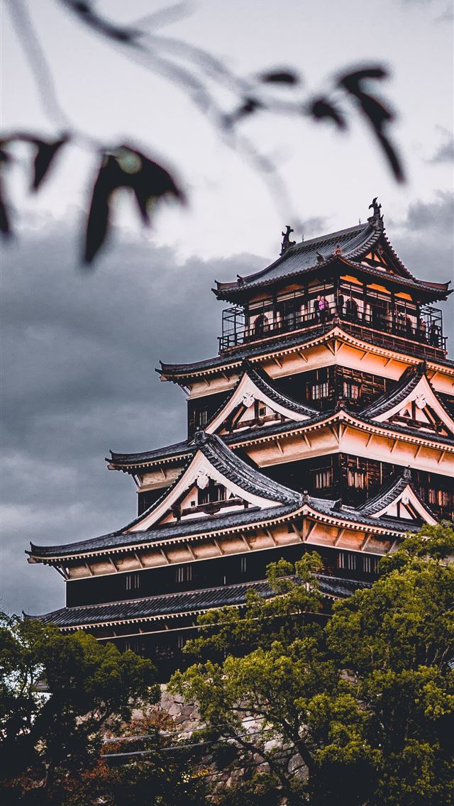 640x1136 photo of Himeji Castle - travel iPhone Wallpaper