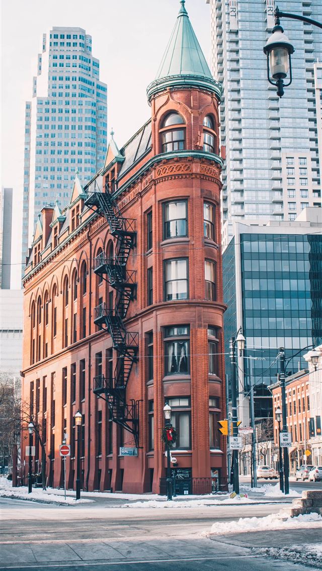 640x1136 brown building near intersection - canada iPhone Wallpaper