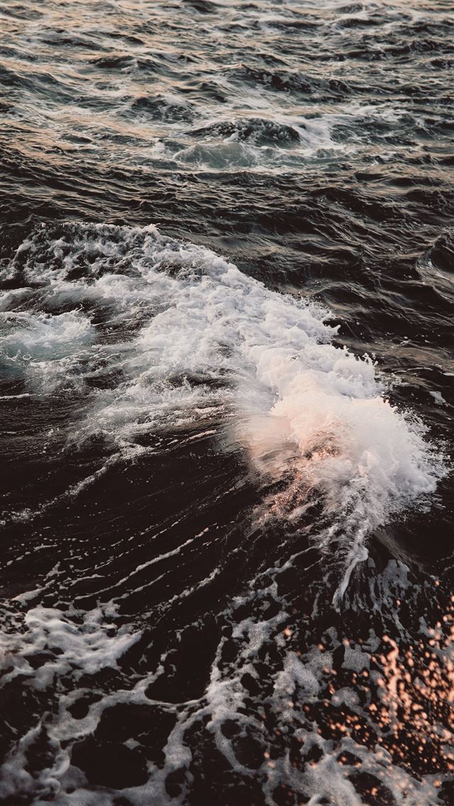 640x1136 sea waves - new zealand iPhone Wallpaper