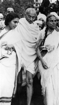 Rare and unseen pictures of Mahatma Gandhi wallpaper