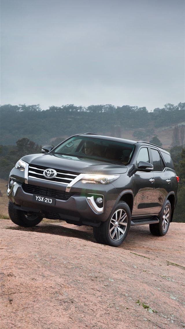 1284x2778 toyota fortuner - toyota fortuner iPhone Wallpaper