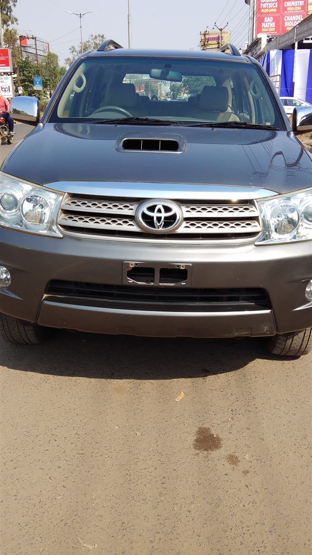 1284x2778 toyota fortuner - toyota fortuner iPhone Wallpaper