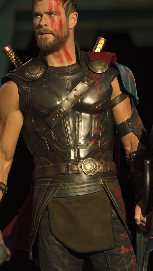 640x1136 Picture Thor Ragnarok Chris Hemsworth Shield Men M... -  iPhone Wallpaper