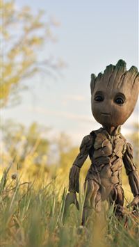 My GF did a photo of my baby groot and now I have ... wallpaper