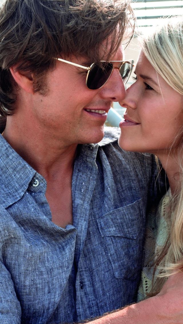 1284x2778 American Made Tom Cruise Sarah Wright 5k Movies - tom cruise iPhone Wallpaper