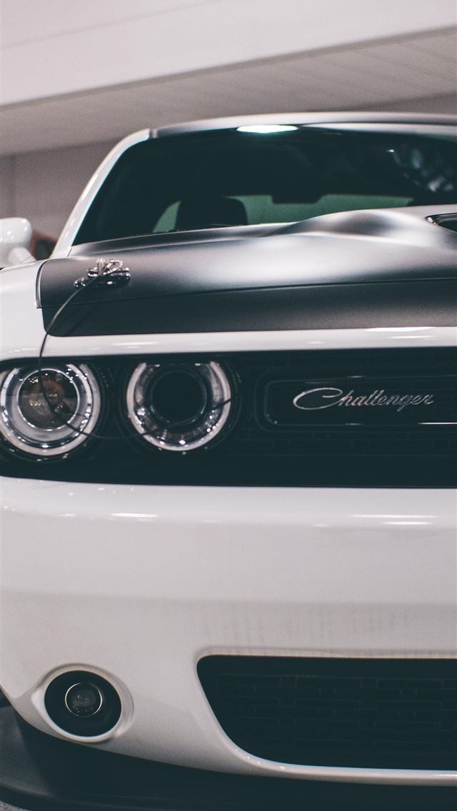 1284x2778 dodge challenger hd - dodge challenger hd iPhone Wallpaper