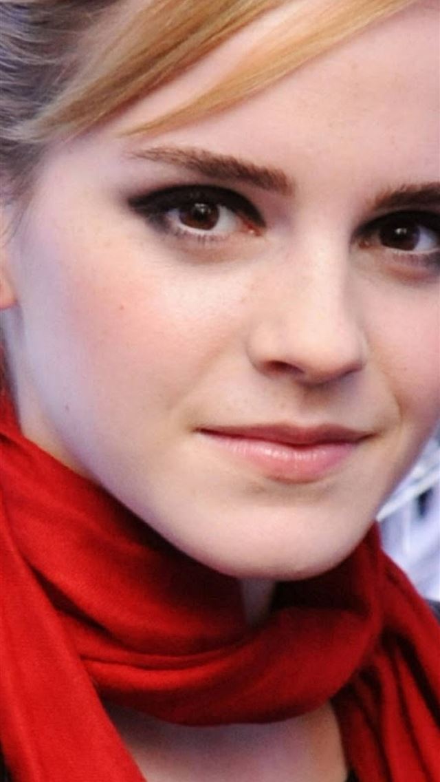 1125x2436 Emma Watson New Hairstyle Smile Red Scarf Emma Wat... - Emma Watson iPhone Wallpaper