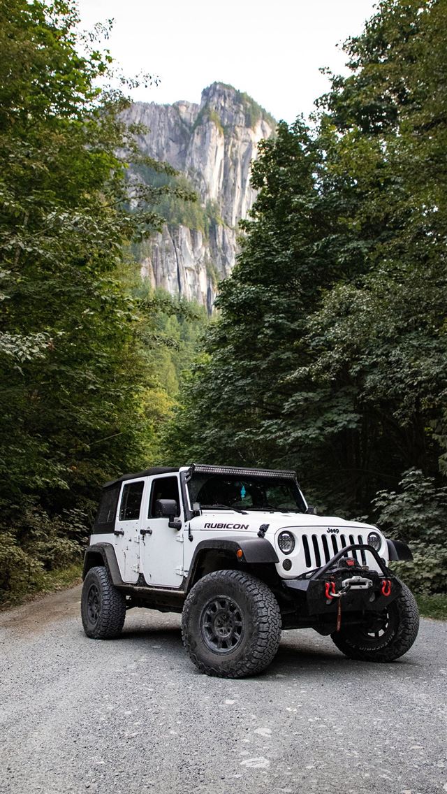 1284x2778 White Jeep Cave - jeep iPhone Wallpaper