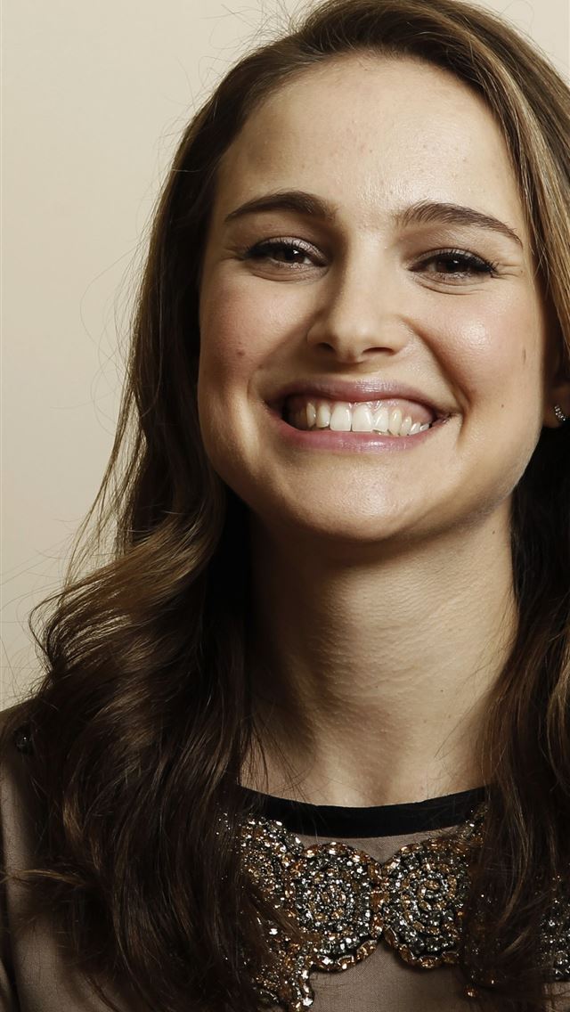 1284x2778 Natalie Portman Actress sofa dress flowers Celebri... - natalie portman iPhone Wallpaper