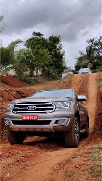 ford endeavour wallpaper