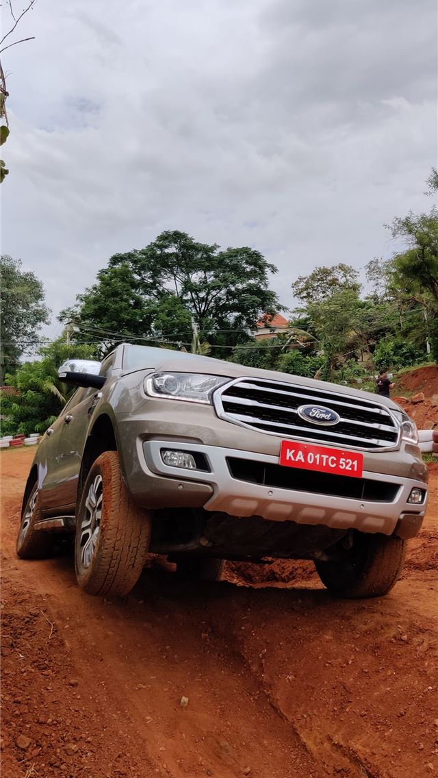 1284x2778 ford endeavour - ford endeavour iPhone Wallpaper
