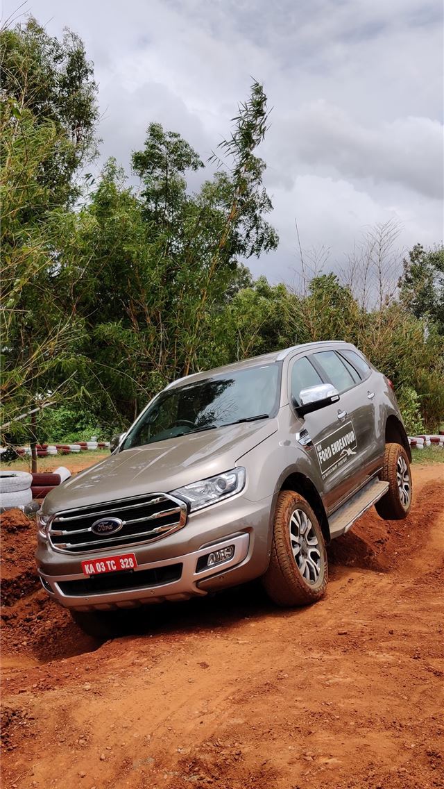 1284x2778 ford endeavour - ford endeavour iPhone Wallpaper