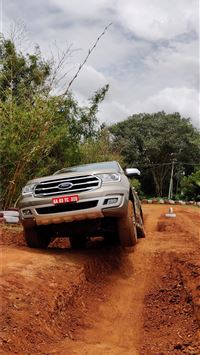 ford endeavour wallpaper