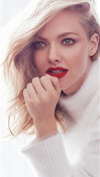 Amanda Seyfried Blonde Girl 4K wallpaper