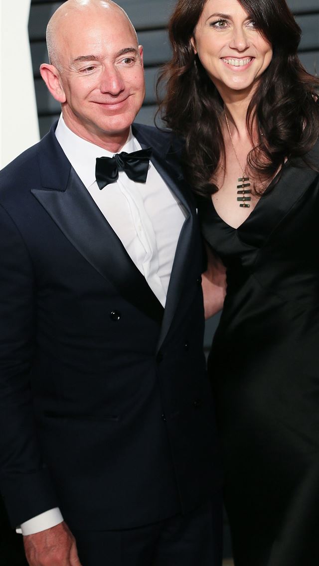 1284x2778 ART NEWS Bezos Wife Young 210 Mackenzie Bezos Phot... - jeff bezos iPhone Wallpaper
