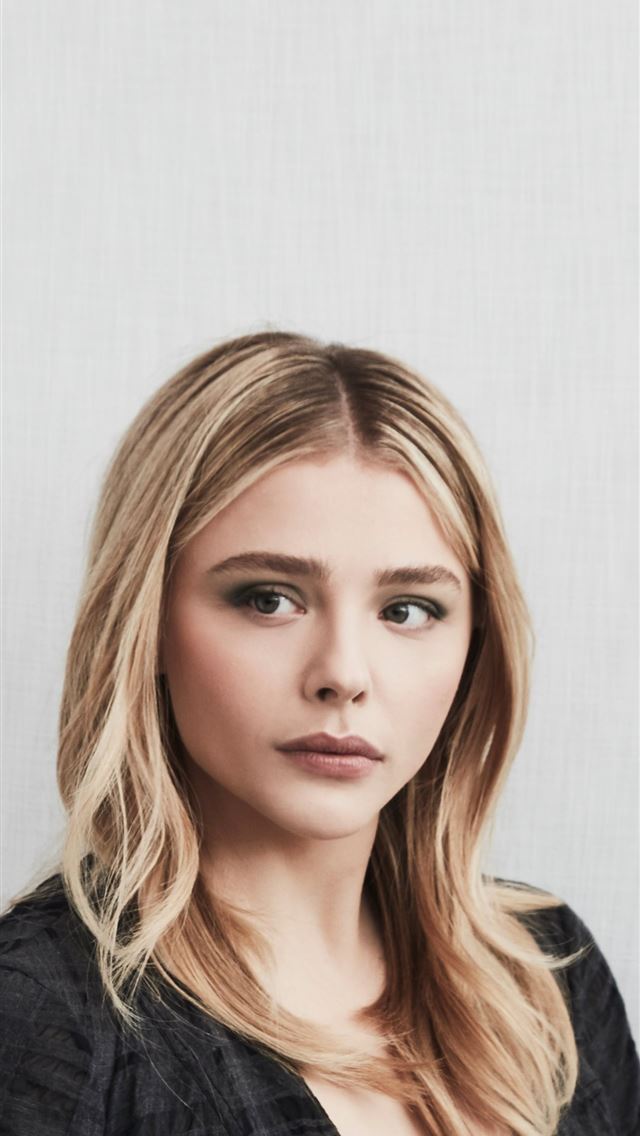 1284x2778 Chloe Grace Moretz Variety Portrait Studio 5k Sony... - chloe grace moretz iPhone Wallpaper