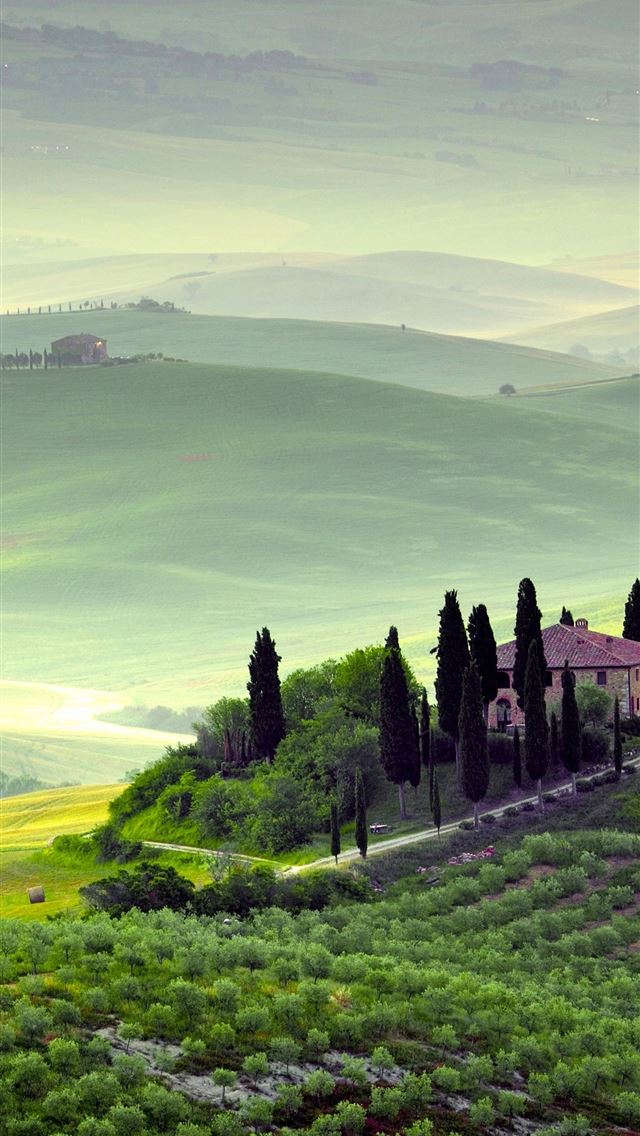 1284x2778 Tuscany 4k HD Italy Hills meadows house fog Nature - italy iPhone Wallpaper