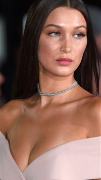 Bella Hadid in 2021 wallpaper