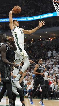 3433 Giannis Antetokounmpo Dunk Stock Photos HighRes Pictures and Images   Getty Images