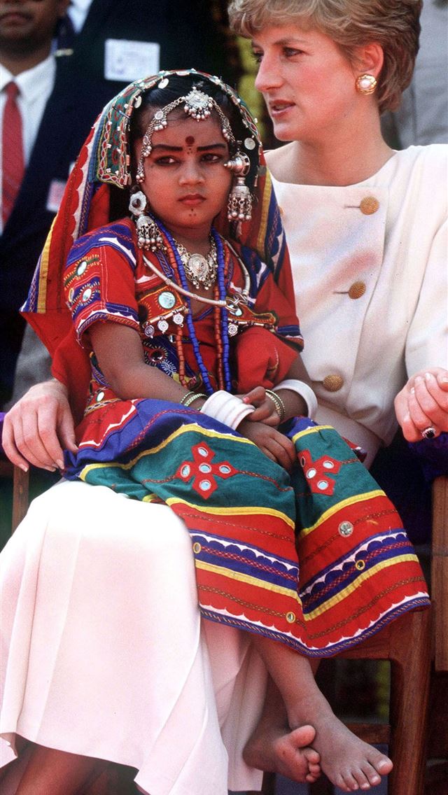 1284x2778 50 Photos of Princess Diana You've Never Seen Befo... - princess diana iPhone Wallpaper